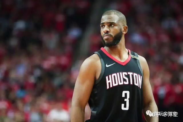 莱昂纳德休赛期接受膝盖手术 目前仍未痊愈